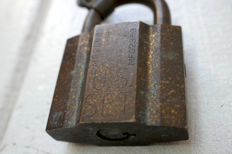 US SET DYNALOK USミリタリー ナンバー入り 真鍮製 チェーン 鍵２本付き ヴィンテージ アメリカ軍用 南京錠 パッドロック 鍵 USA