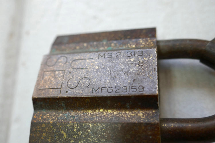 US SET DYNALOK USミリタリー ナンバー入り 真鍮製 チェーン 鍵２本付き ヴィンテージ アメリカ軍用 南京錠 パッドロック 鍵 USA