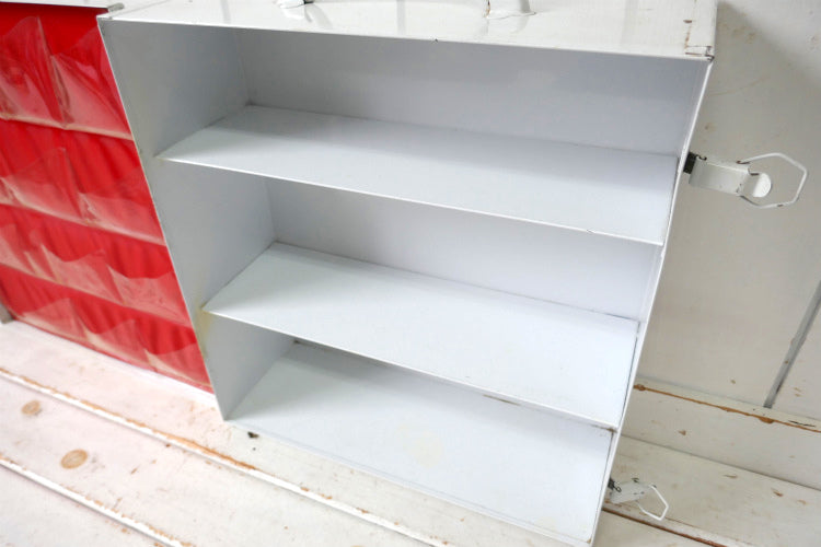 Cintas First Aid & Safety ファーストエイド 3段式 メタル製 救急箱 キャビネット 棚 メディスンキャビネット USA