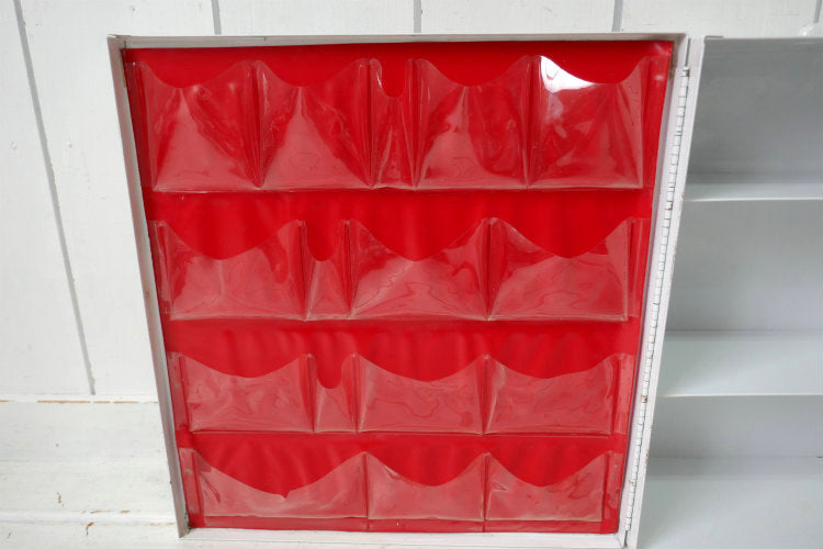 Cintas First Aid & Safety ファーストエイド 3段式 メタル製 救急箱 キャビネット 棚 メディスンキャビネット USA