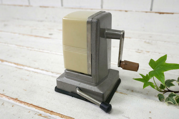 BOSTON ボストン アイボリー バキュームタイプ 一つ穴 ヴィンテージ ペンシルシャープナー 鉛筆削り USA