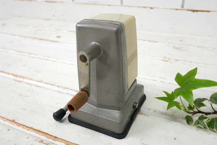 BOSTON ボストン アイボリー バキュームタイプ 一つ穴 ヴィンテージ ペンシルシャープナー 鉛筆削り USA