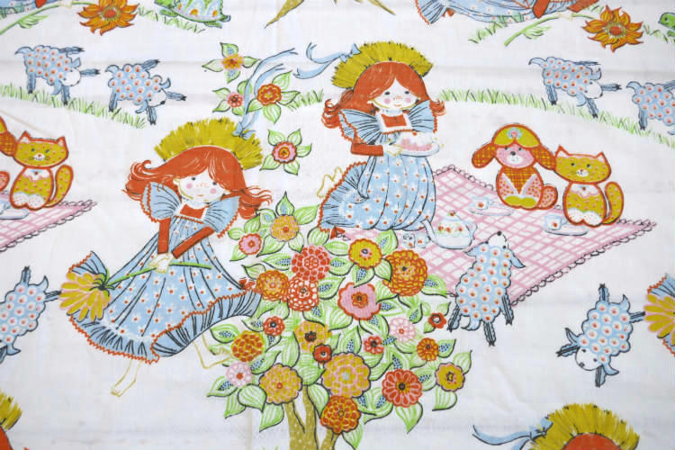 レトロ 女の子 ネコ 犬 羊 動物 ピクニック メルヘン ヴィンテージ ユーズドシーツ(1/2) USA