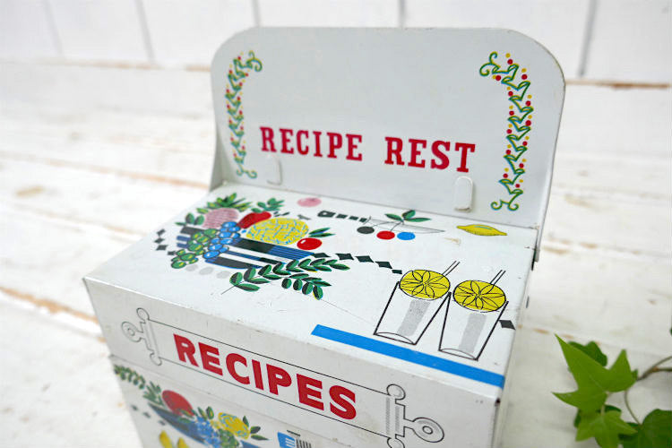 RECIPES RECIPE REST レトロ フルーツ柄 折り畳み式 カードスタンド レシピカード付き ティン製 50's ヴィンテージ レシピボックス レシピ缶 里帰り品