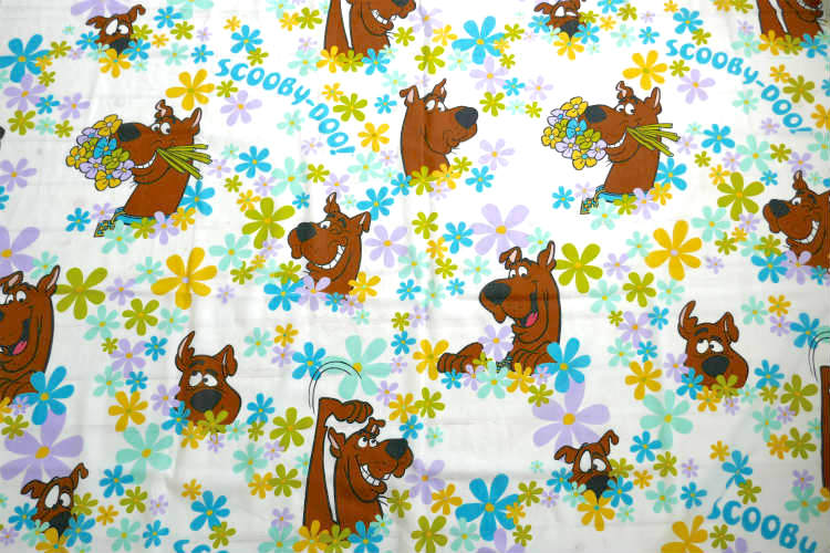 スクービードゥー クルッパー 犬 カラフル 花柄 フラワー アニメ ヴィンテージ ユーズドシーツ(フラットタイプ) USA