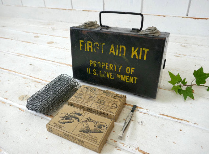 US Government アメリカ政府 wwⅡ 第二次世界大戦 メタル製 ステンシル ヴィンテージ 救急箱 ファーストエイド USA