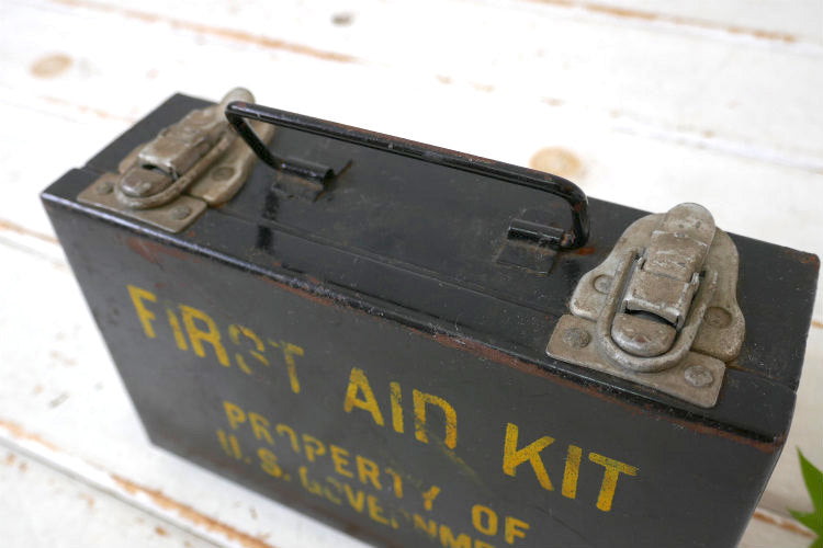 US Government アメリカ政府 wwⅡ 第二次世界大戦 メタル製 ステンシル ヴィンテージ 救急箱 ファーストエイド USA