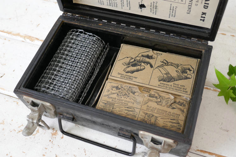 US Government アメリカ政府 wwⅡ 第二次世界大戦 メタル製 ステンシル ヴィンテージ 救急箱 ファーストエイド USA