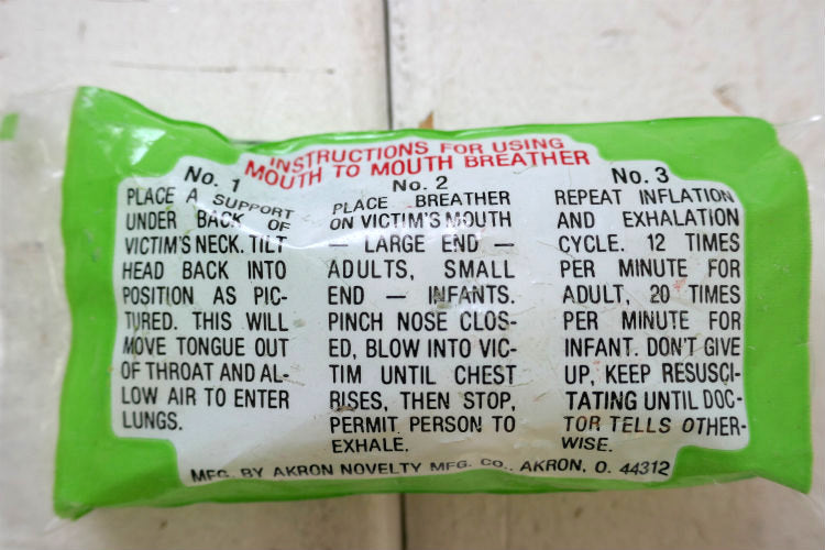 AKRON NOVELTY MFG CO MOUTH RESCUE BREATHER デッドストック ヴィンテージ 人工呼吸キット 救急用品 USA