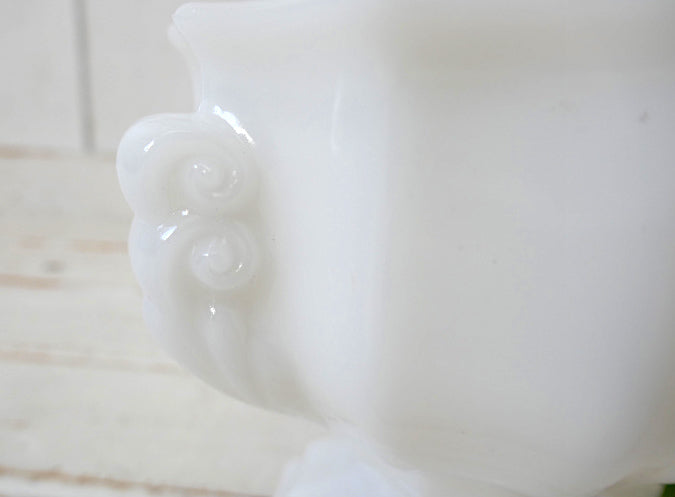 E.O. Brody Co ミルクガラス製 足付き 60's ヴィンテージ フルーツボウル キャンディボウル フラワーベース 花瓶 USA