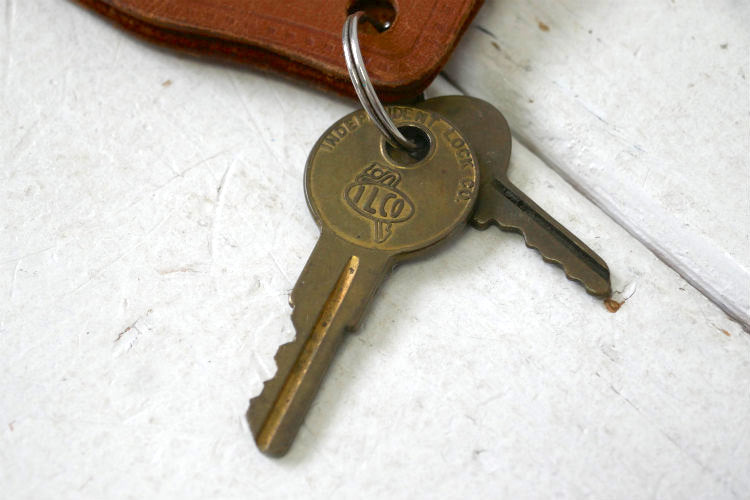 Ferguson Motors カリフォルニア 自動車販売店 革 レザー製 ヴィンテージ キーケース 鍵2本付き USA