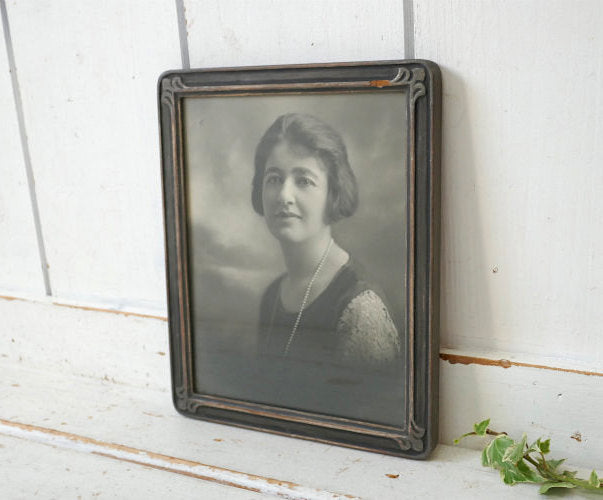 アールヌーヴォー デザイン モノクロ 写真入り 木製　手彫り アンティーク フォトフレーム 額縁 ピクチャーフレーム ノスタルジック USA