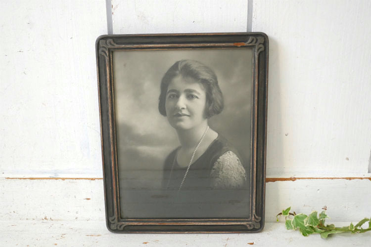 アールヌーヴォー デザイン モノクロ 写真入り 木製　手彫り アンティーク フォトフレーム 額縁 ピクチャーフレーム ノスタルジック USA