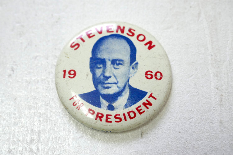 アドレー・スティーブンソン STEVENSON 1960 FOR PRESIDENT 大統領選挙 政治家 写真 ヴィンテージ イニシャル  缶バッジ USA
