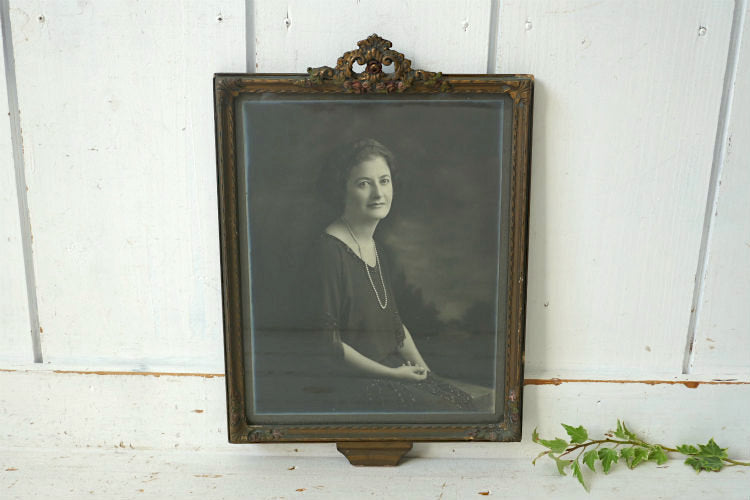 フラワー装飾 モノクロ 写真入り ゴールドトーン 木製 手彫りアンティーク フォトフレーム 額縁 ピクチャーフレーム 額装 ノスタルジック USA