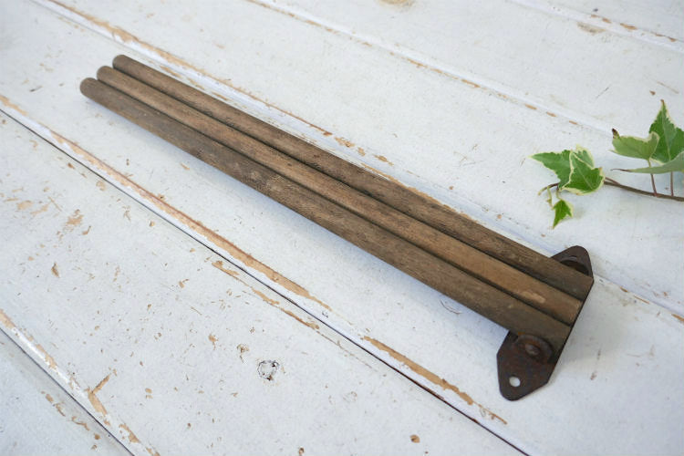 木製 シャビー 3連 スイングアーム 可動式 アンティーク OLD タオルハンガー タオルバー USA