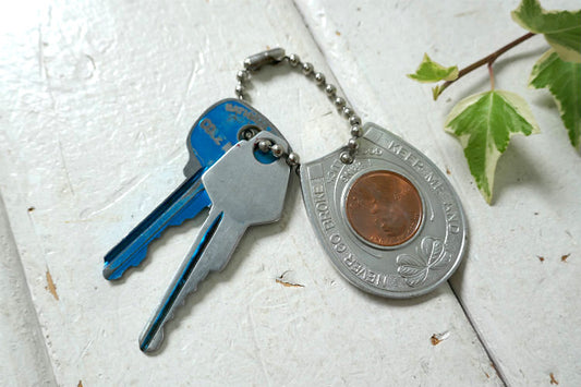 GOOD LUCK グッドラック ラスベガス シルバーシティ カジノ 1975年 硬貨 古鍵2本付き アドバタイジング ヴィンテージ キーホルダー