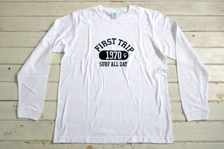 First Trip Surf All Day ファーストトリップ カレッジロゴ ホワイト ロングスリーブTシャツ ロンT 新品 アパレル
