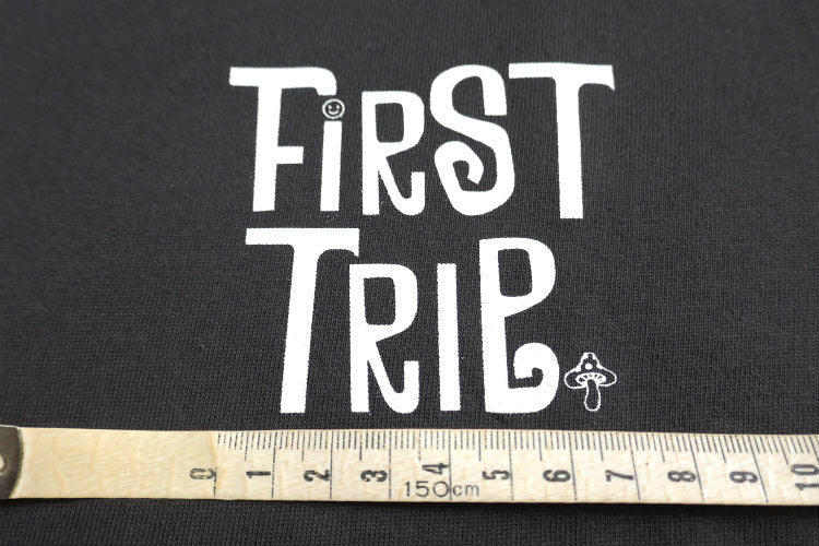 再入荷！First Trip ファーストトリップ スマイル＆キノコ 60's デザイン スミクロ オリジナル Tシャツ 新品 アパレル