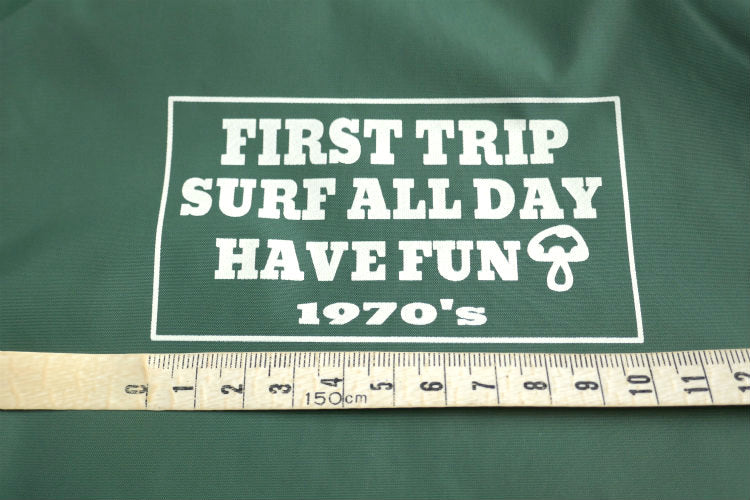 First Trip Surf All Day ファーストトリップ カレッジロゴ コーチジャケット フォレストグリーン オリジナル   裏地付 Lサイズ
