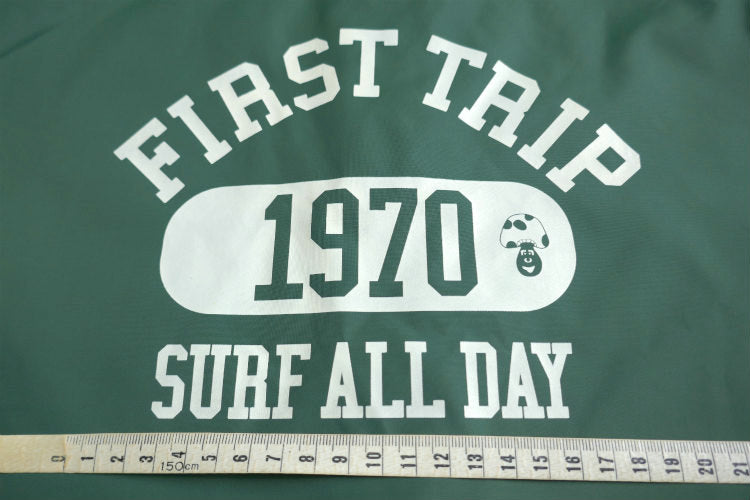 First Trip Surf All Day ファーストトリップ カレッジロゴ コーチジャケット フォレストグリーン オリジナル   裏地付 Lサイズ