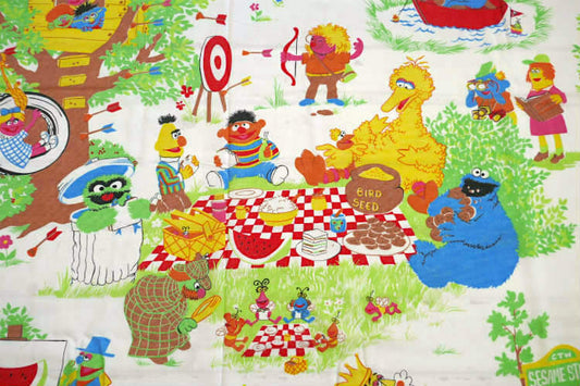 セサミストリートの仲間たち ビッグバード クッキーモンスター ピクニック柄 70's ヴィンテージ ユーズドシーツ ハーフシーツ(1/2) USA