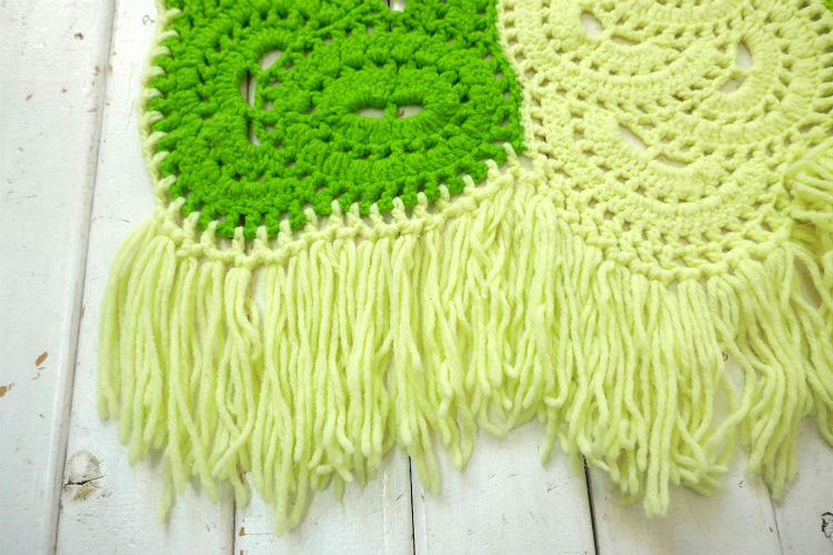 レトロポップ 半円形 模様編み 手編み ニット フリンジ付き ヴィンテージ ブランケット グラニーブランケット ひざ掛け 大判 USA