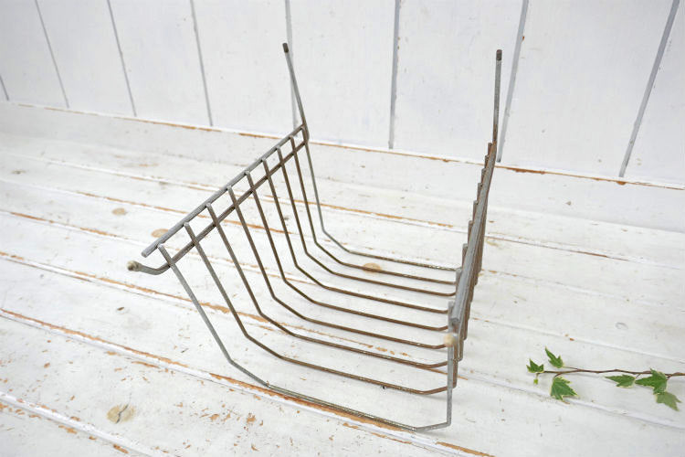 ミッドセンチュリー シルバートーン 階段式 8列 ヴィンテージ ファイルスタンド マガジンスタンド ブックスタンド USA