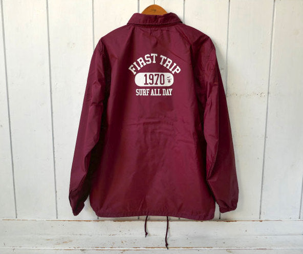 First Trip Surf All Day ファーストトリップ カレッジロゴ コーチジャケット バーガンディ オリジナル 裏地付 Lサイズ