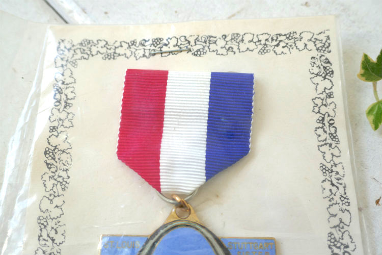 ST LOUIS YRE VOLKSMARSCH 1988  セントルイス アメリカ 国旗 州旗 ゲートウェイ・アーチ  ヴィンテージ ブローチ バッジ リボン付き USA