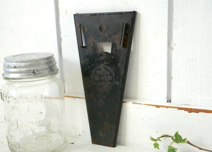 Universal Jar Opener ブラック アイアン製 壁掛け式 1900~1920y アンティーク ジャーオープナー OLD ビン蓋開け USA