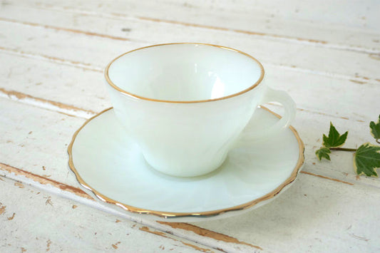 Fire King ファイヤーキング シェル ゴールドリム ホワイト 70's ヴィンテージ カップ&ソーサー 食器 USA