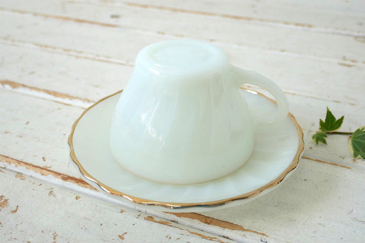 Fire King ファイヤーキング シェル ゴールドリム ホワイト 70's ヴィンテージ カップ&ソーサー 食器 USA