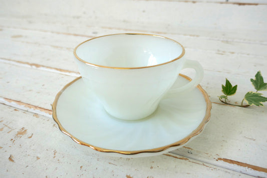 Fire King ファイヤーキング シェル ゴールドリム ホワイト 70's ヴィンテージ カップ&ソーサー 食器 USA Ⅱ