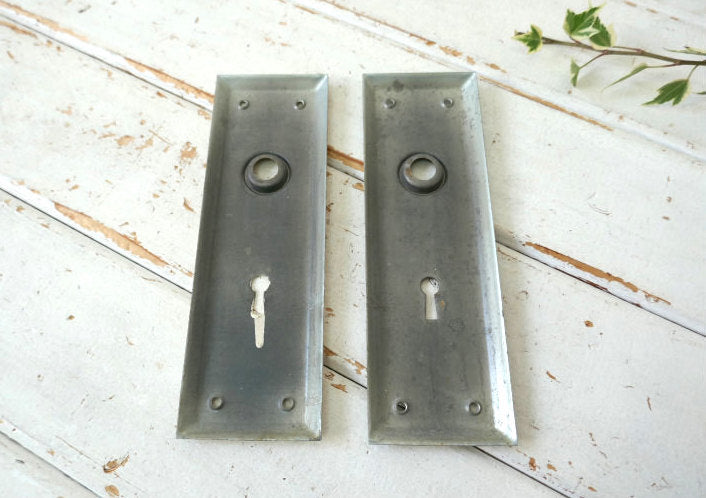 Skillman 白いペンキ付き メタル製 角座&ラッチケース アンティーク ドアノブ ドアレバー 建材 USA