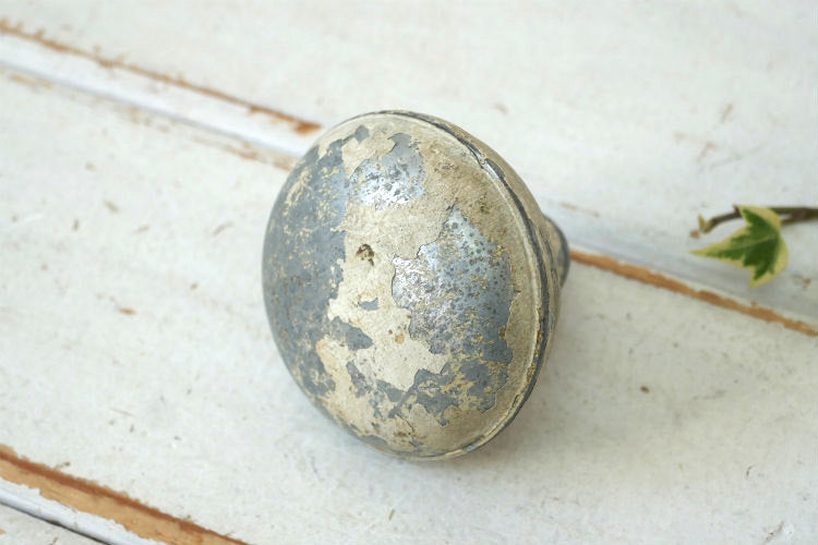 Skillman 白いペンキ付き メタル製 角座&ラッチケース アンティーク ドアノブ ドアレバー 建材 USA