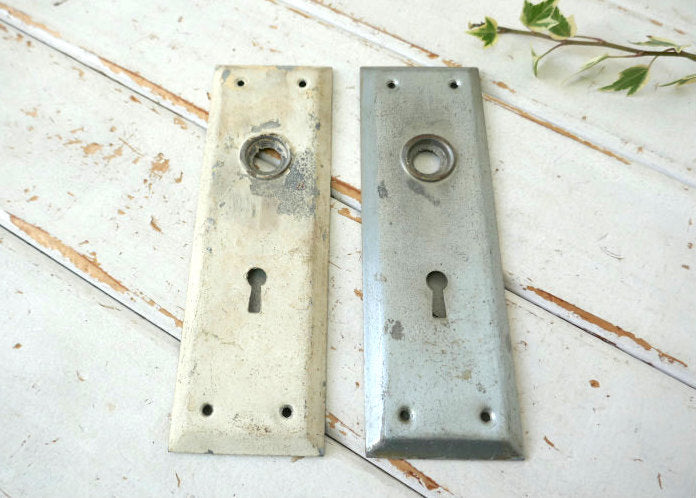 Skillman 白いペンキ付き メタル製 角座&ラッチケース アンティーク ドアノブ ドアレバー 建材 USA Ⅱ