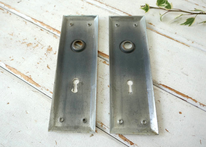 Skillman 白いペンキ付き メタル製 角座&ラッチケース アンティーク ドアノブ ドアレバー 建材 USA Ⅱ