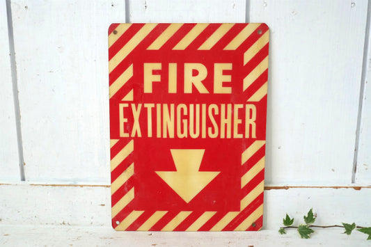 FIRE EXTINGUISHER ↓ 消化器 ヴィンテージ 看板 サインプレートUSA 消防 店内装飾品 ファイバーグラス