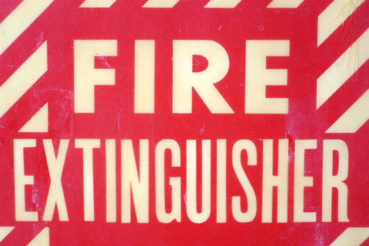FIRE EXTINGUISHER ↓ 消化器 ヴィンテージ 看板 サインプレートUSA 消防 店内装飾品 ファイバーグラス