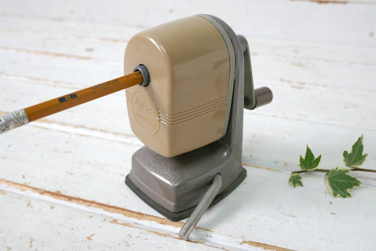 APSCO Vacu-Hold ベージュ バキュームタイプ ヴィンテージ ペンシルシャープナー 鉛筆削り USA