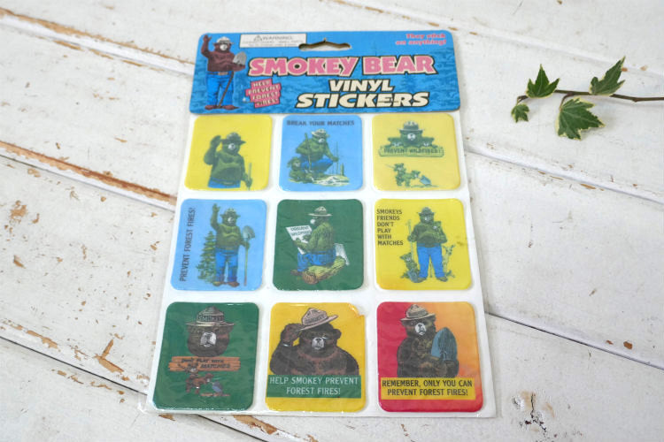 SMOKEY BEAR VINYL STICKERS スモーキーベア ヴィンテージ 森林火災防止 キャラクター ステッカー シール 1シート