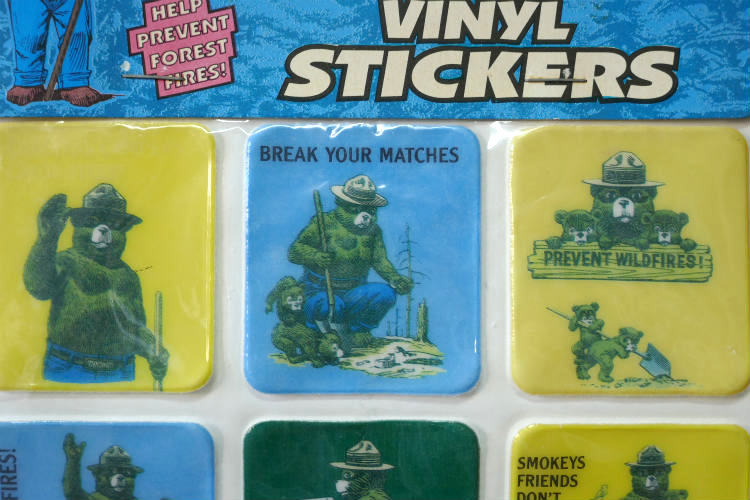 SMOKEY BEAR VINYL STICKERS スモーキーベア ヴィンテージ 森林火災防止 キャラクター ステッカー シール 1シート