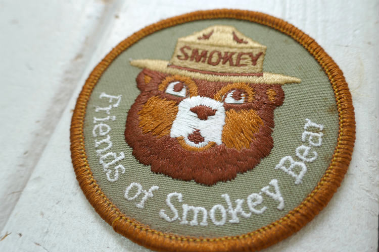 1940y~ スモーキーベア 刺繍  Friends of Smokey Bear ビンテージ ワッペン OLDパッチ メッセージ付き キャラクターUSA