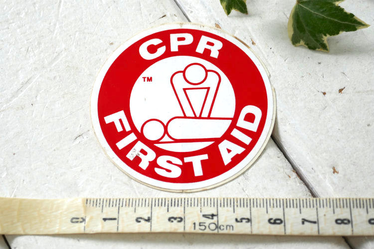 CPR FIRST AID ファーストエイド 心肺蘇生法 救命処置 アドバタイジング ヴィンテージ ステッカー USA デカール