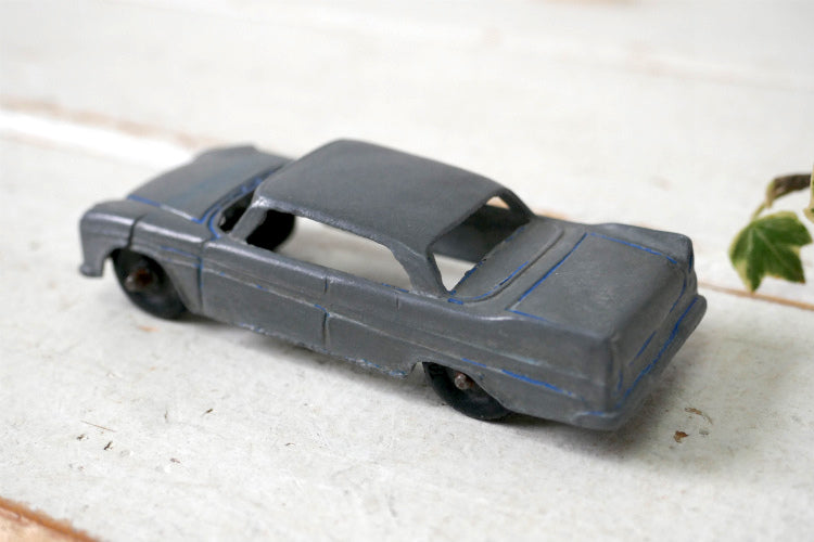 1957y TOOTSIE TOY PLYMOUTH プリムス フューリー 2ドア セダン ヴィンテージ ダイキャスト ミニカー メタルカー 自動車 アメ車 玩具
