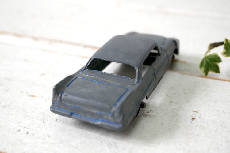 1957y TOOTSIE TOY PLYMOUTH プリムス フューリー 2ドア セダン ヴィンテージ ダイキャスト ミニカー メタルカー 自動車 アメ車 玩具