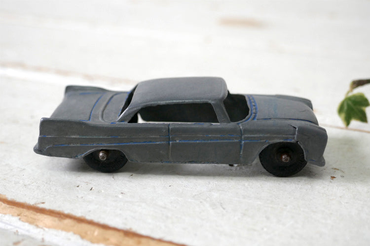 1957y TOOTSIE TOY PLYMOUTH プリムス フューリー 2ドア セダン ヴィンテージ ダイキャスト ミニカー メタルカー 自動車 アメ車 玩具