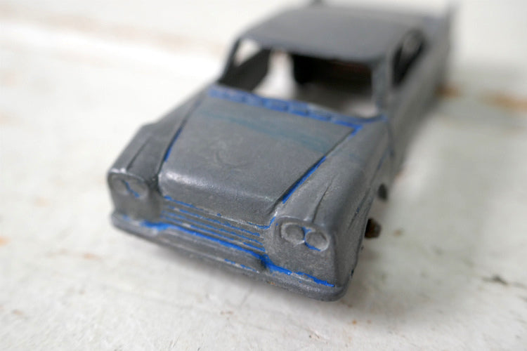 1957y TOOTSIE TOY PLYMOUTH プリムス フューリー 2ドア セダン ヴィンテージ ダイキャスト ミニカー メタルカー 自動車 アメ車 玩具