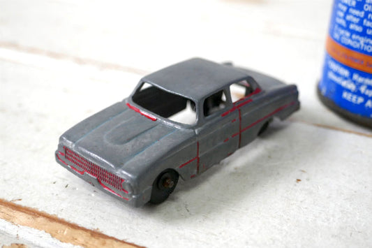 1960y TOOTSIETOY フォード ファルコン FORD FALCON ヴィンテージ ダイキャスト ミニカー メタルカー アメ車